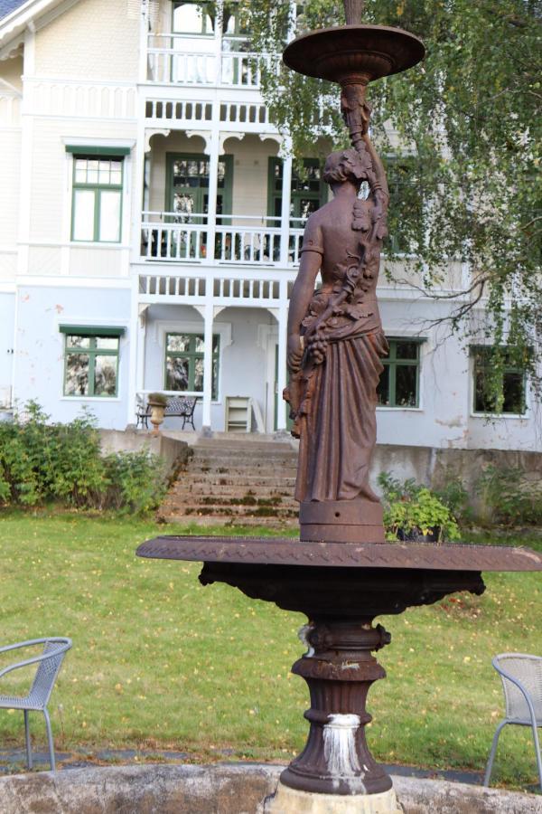 Skogsbrynet B&B, Bredsjoe Nya Herrgard Hallefors  Ngoại thất bức ảnh